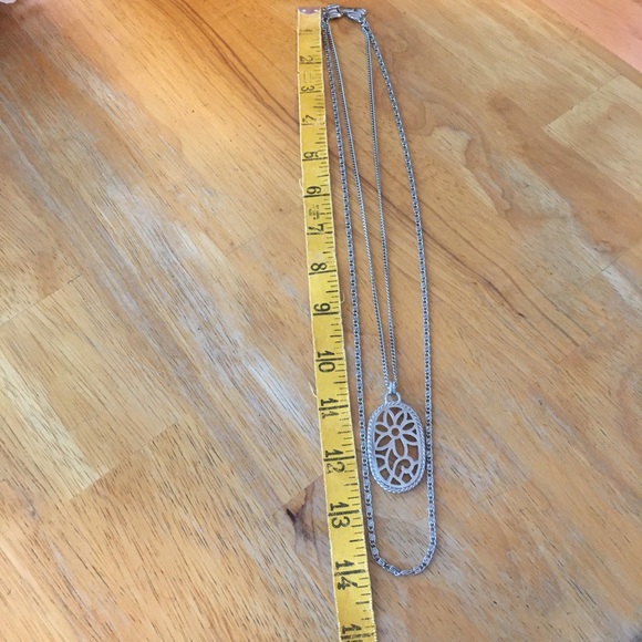 Sliver Tone Necklace 2 in Flower Pendant 14 in - Picture 6 of 8